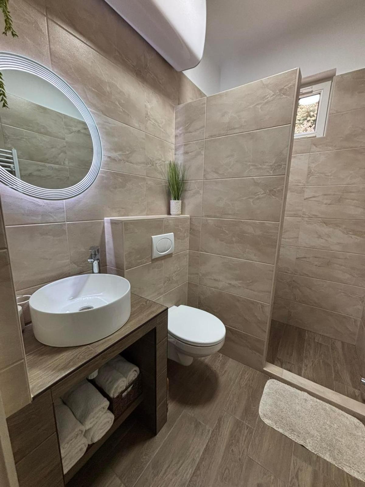 Milan Apartment Nyíregyháza Exteriör bild